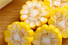 老人吃些玉米对身体好，玉米这四个功效你知道吗？