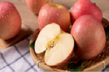 经常吃苹果好处多，脆苹果还是面苹果，你喜欢哪个？