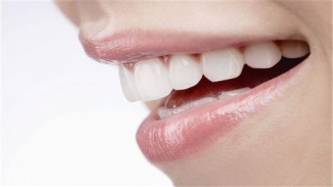 牙齿固定矫正和隐形矫正的区别